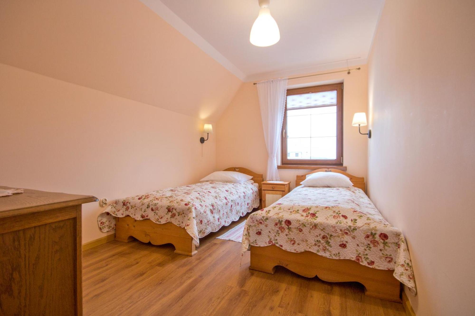 Apartamenty Trojaki Przy Termach - Banska Nizna Værelse billede